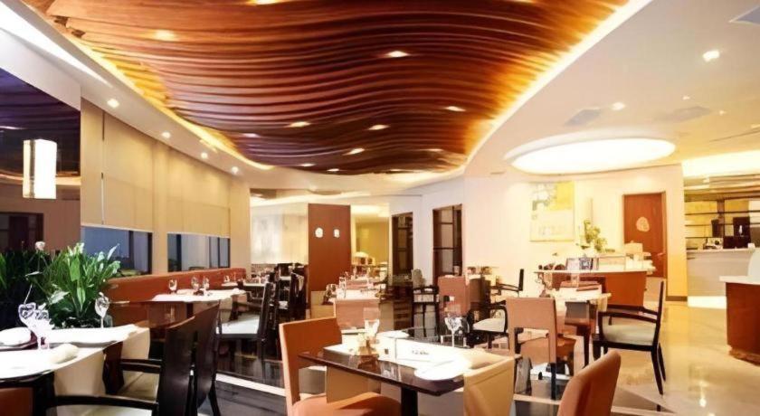 Ramada By Wyndham Wujiaochang 4*