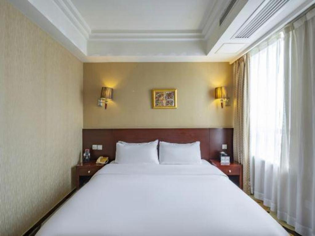 Ramada By Wyndham Wujiaochang Khách sạn 4*