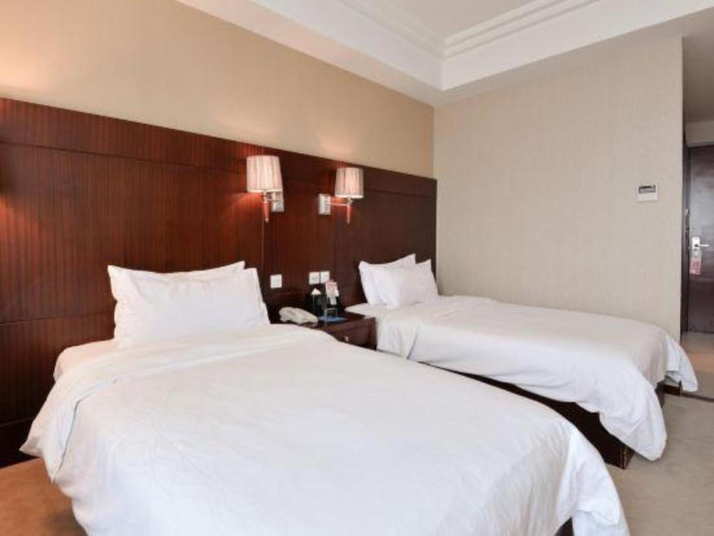 Ramada By Wyndham Wujiaochang Khách sạn 4*