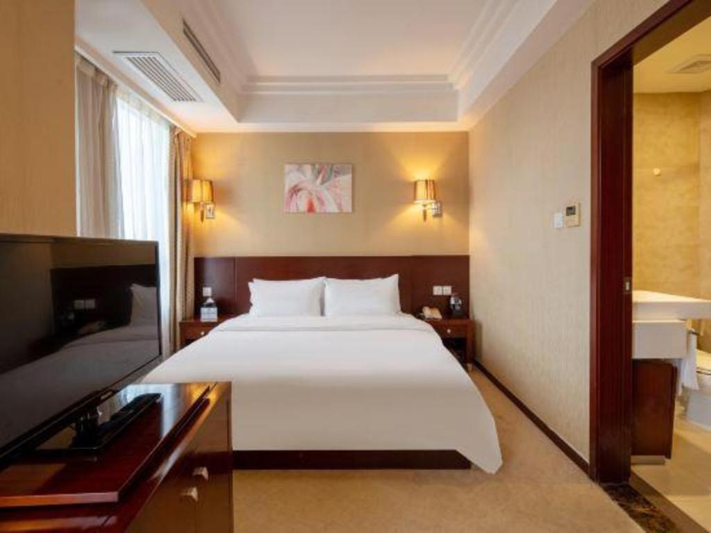 Ramada By Wyndham Wujiaochang Khách sạn 4*